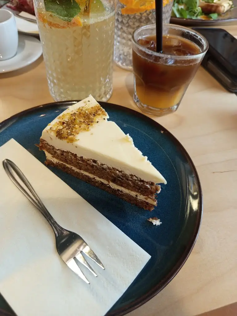 Kristýna Vacardová_KAFE KINO._Hrádek nad Nisou_review