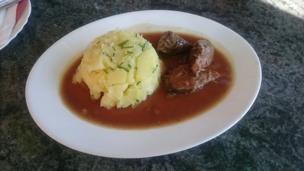 Milan Urbanec_Restaurace Tenis_Hrádek nad Nisou_review