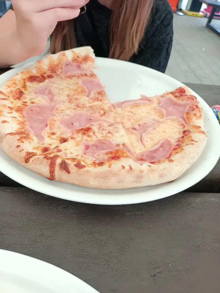 Míša Dlouhá_The North End Pizzeria_Hrádek nad Nisou_review