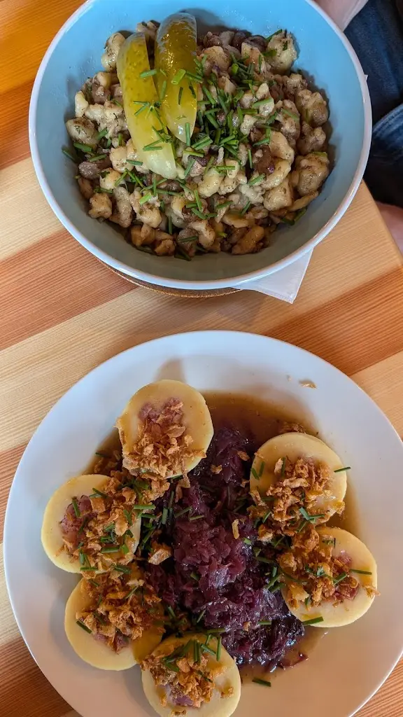 Hana Vondráčková_Restaurace Na Rozcestí_Janov nad Nisou_review