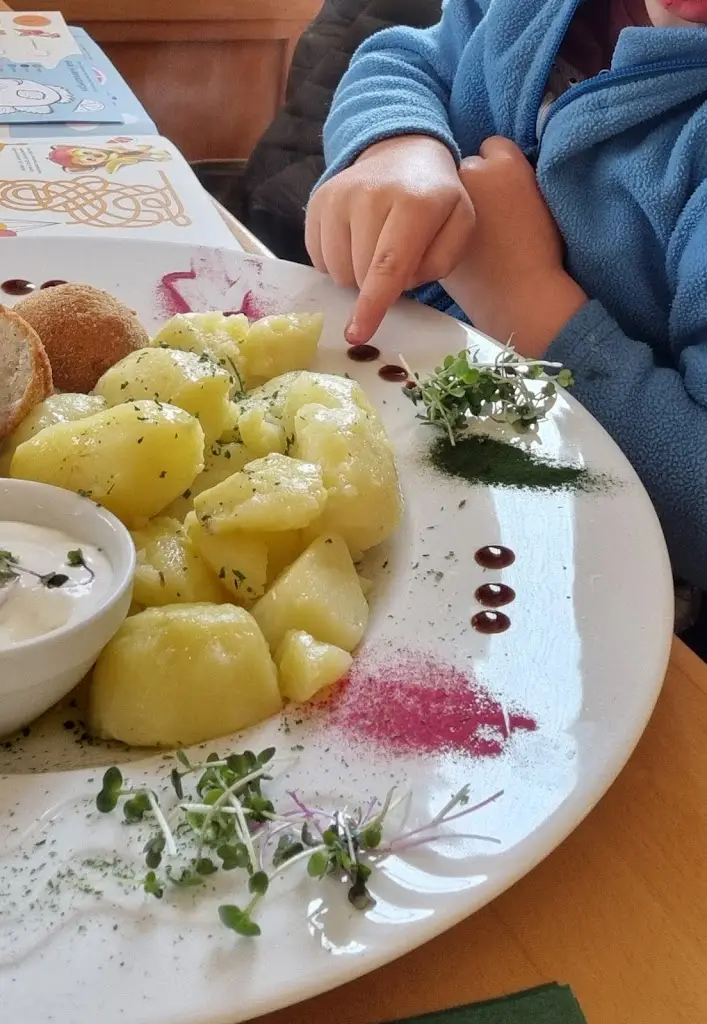 Bettina Guirkinger_Restaurace a penzion Lemberk_Jablonné v Podještědí_review