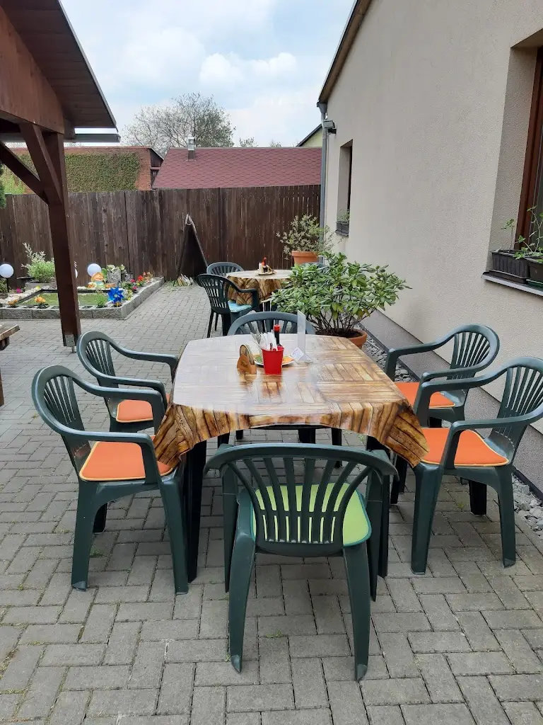 Restaurace a penzion Venezia restaurant in Jablonné v Podještědí