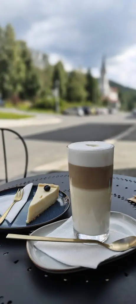 Michal Ursiny_Bistro Fleur de Lis s.r.o._Josefův Důl_review