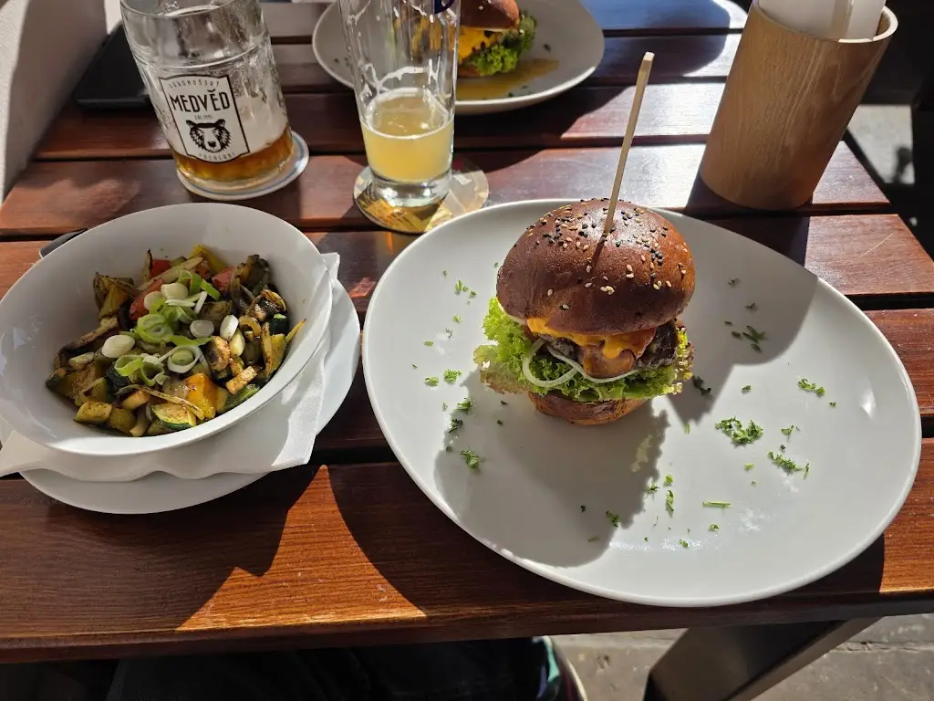 Lavina restaurant a hotel Na Staré poště_Jilemnice_slider_image_3