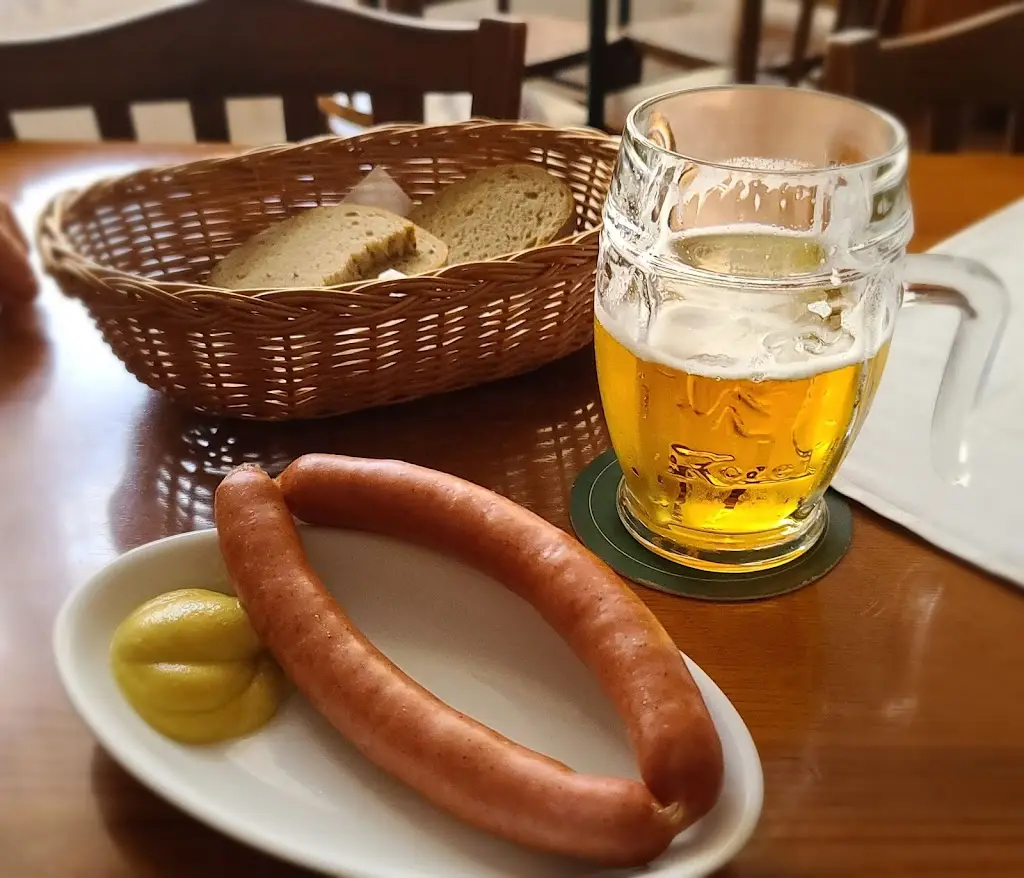 Kazik family_Wine Bar Under the Tower_Jilemnice_review