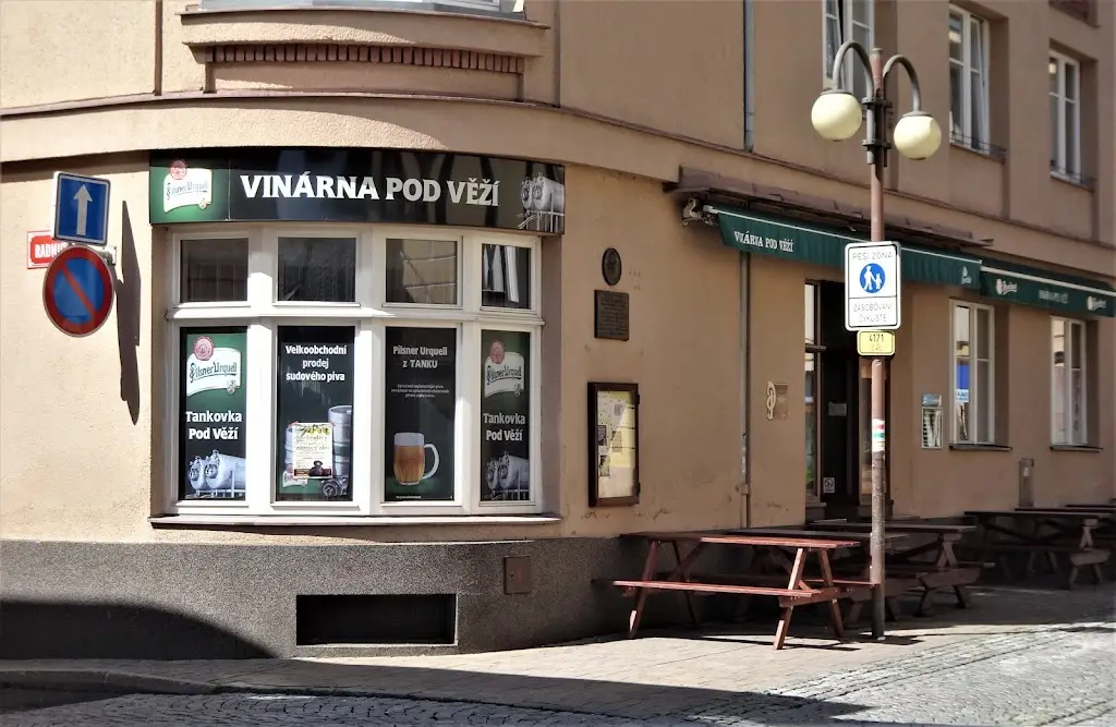 Wine Bar Under the Tower ristorante a Jilemnice