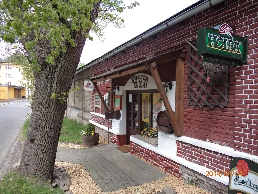 Wine Bar In the Wall ristorante a Jilemnice