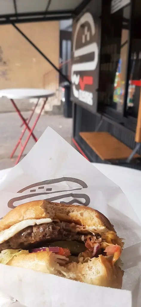 Martin Havelka_Džejmis burgers_Jilemnice_recensione