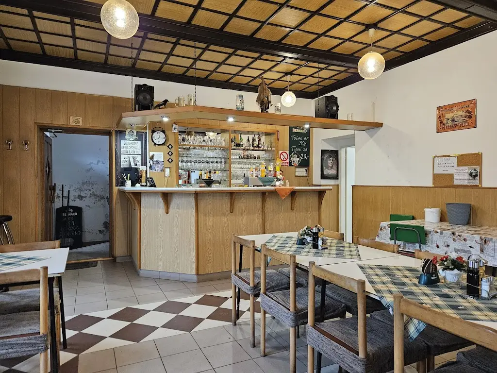 Emanuel Vejnar_Pohostinství ZD Kundratice_Košťálov_review