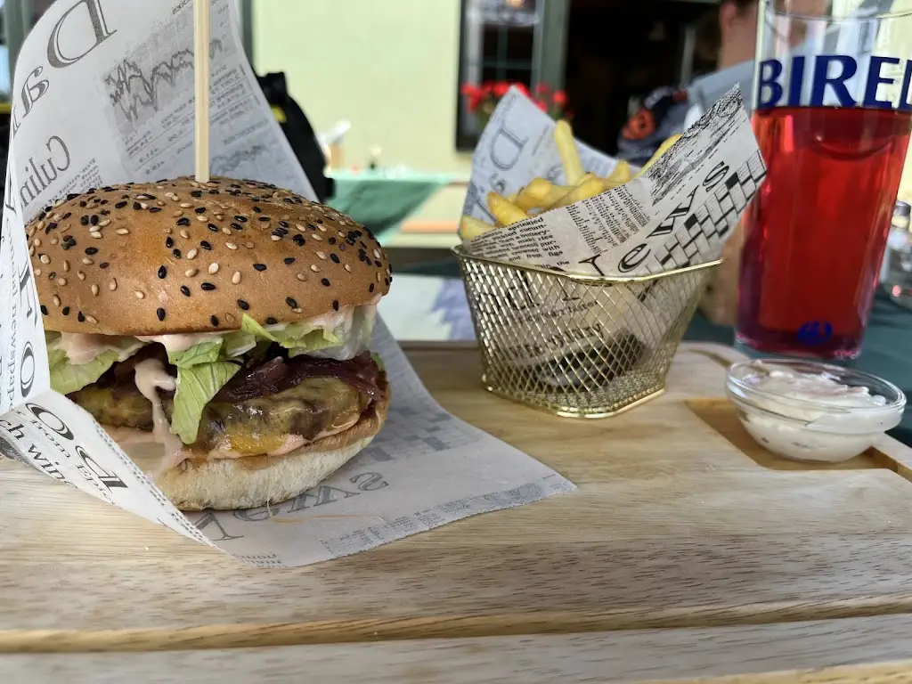 Jan Mandík_Bar Na Pile_Lomnice nad Popelkou_review