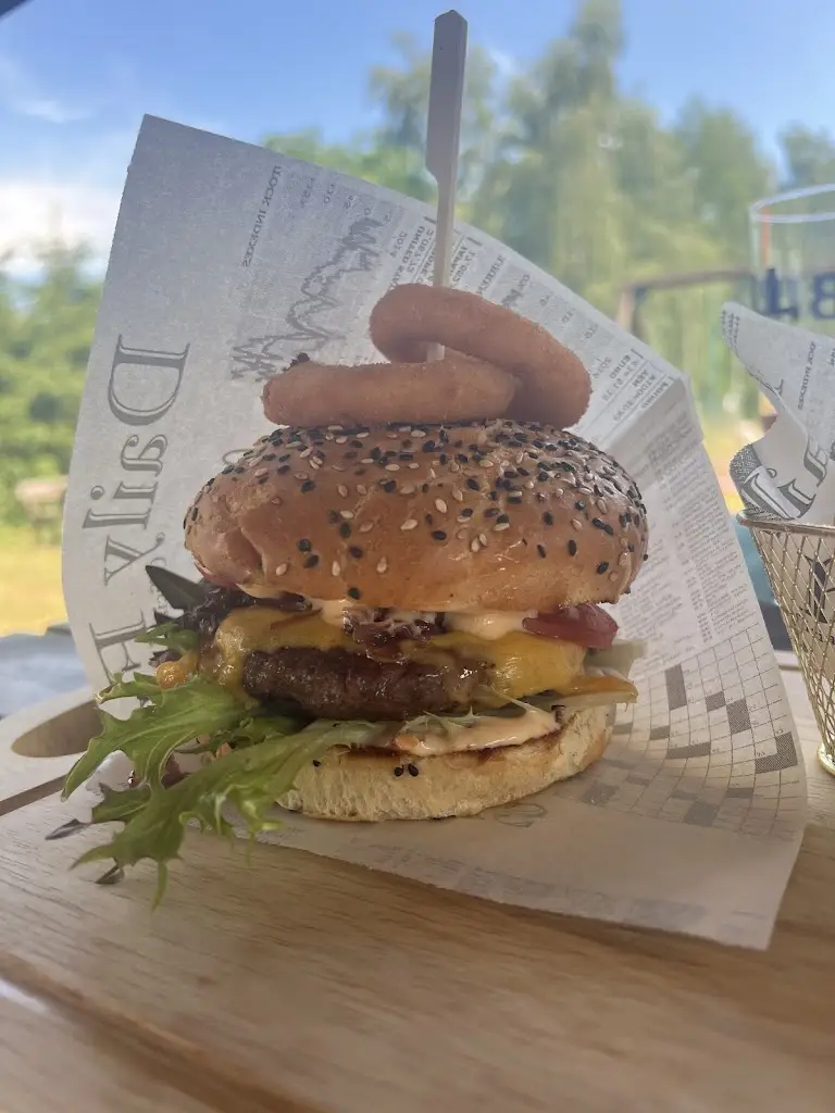 Adéla Kubíková_Bar Na Pile_Lomnice nad Popelkou_review