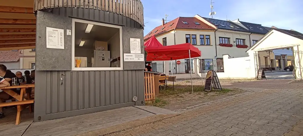 Martin BÁBUN_Lomnická pivovarská zahrádka_Lomnice nad Popelkou_review