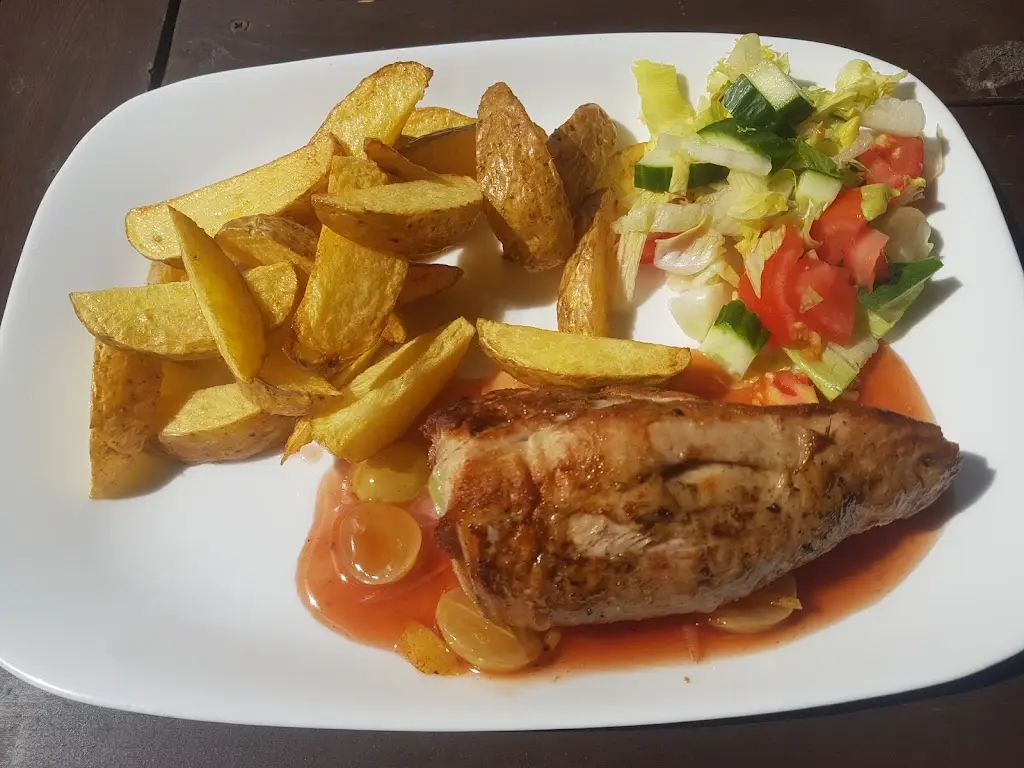 Restaurace Fontána_Lomnice nad Popelkou_slider_image_2