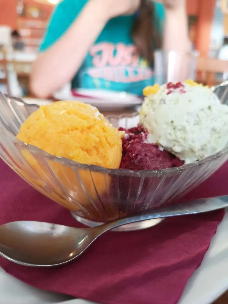 Menu_Cafe with three cats_Horní Planá_immagine_3