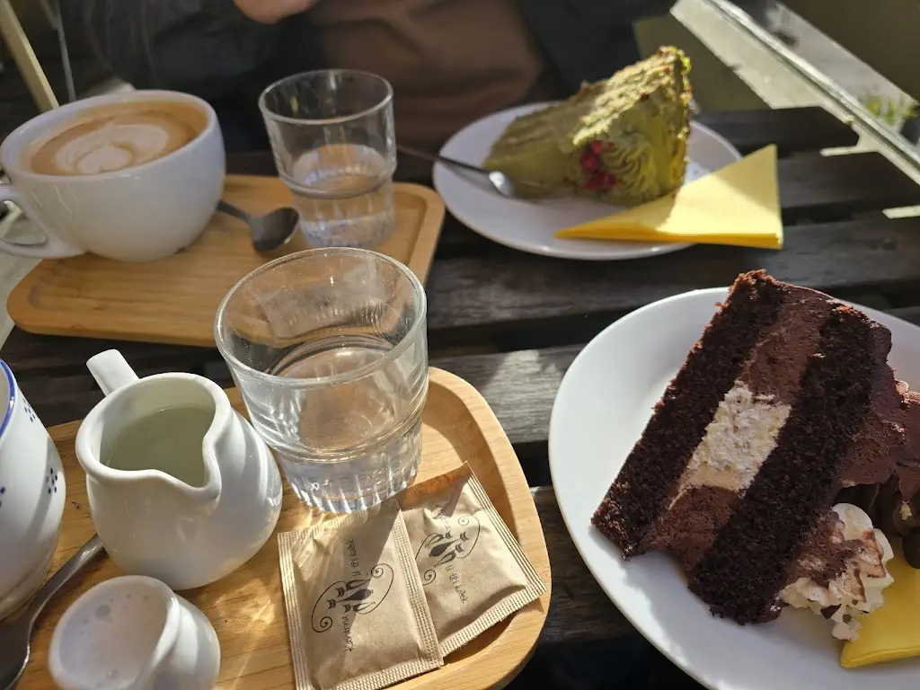 Cafe with three cats_Horní Planá_slider_image_2