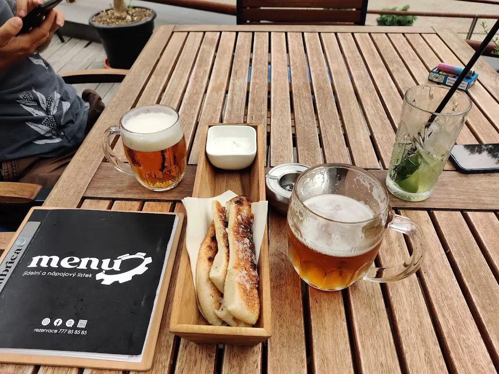 Stefan Losak_Restaurace Fabrica_Liberec_review