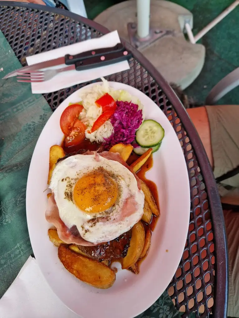 Sebastian Paul_Autokemp JENIŠOV-restaurace_Horní Planá_review