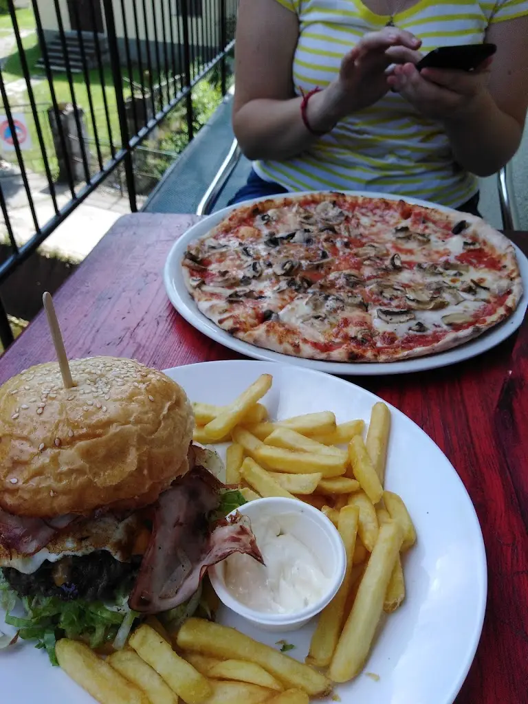 Menu_BistrOOstrov_Malá Skála_image_4