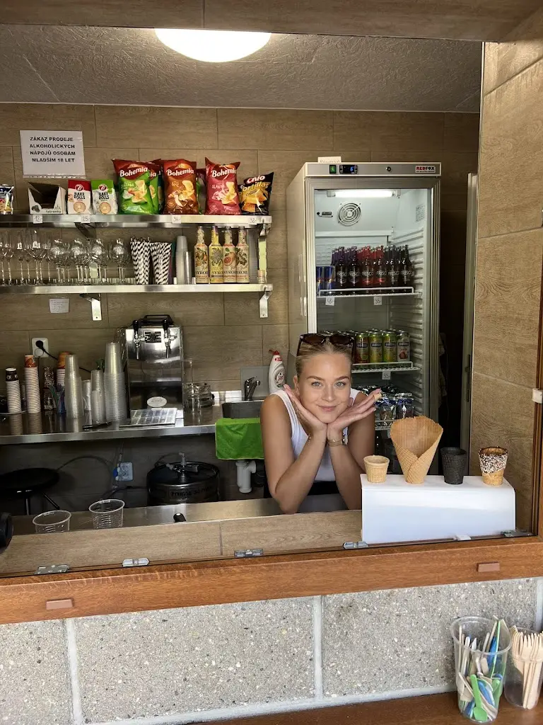 Bistro Pramen ristorante a Malá Skála