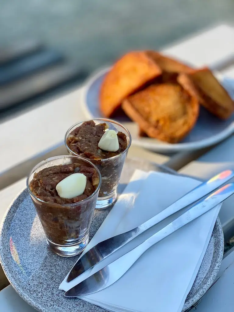 Vzadu v sadu_Malá Skála_slider_image_2