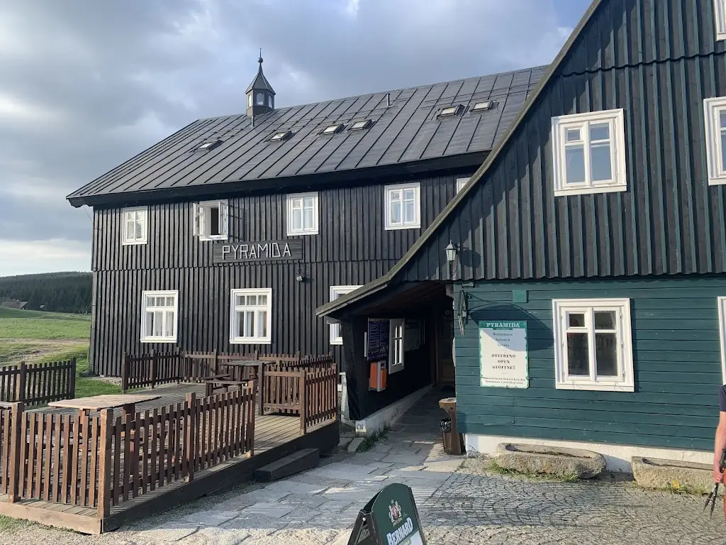 Artur Ciegotura_Pyramida_Kořenov_review