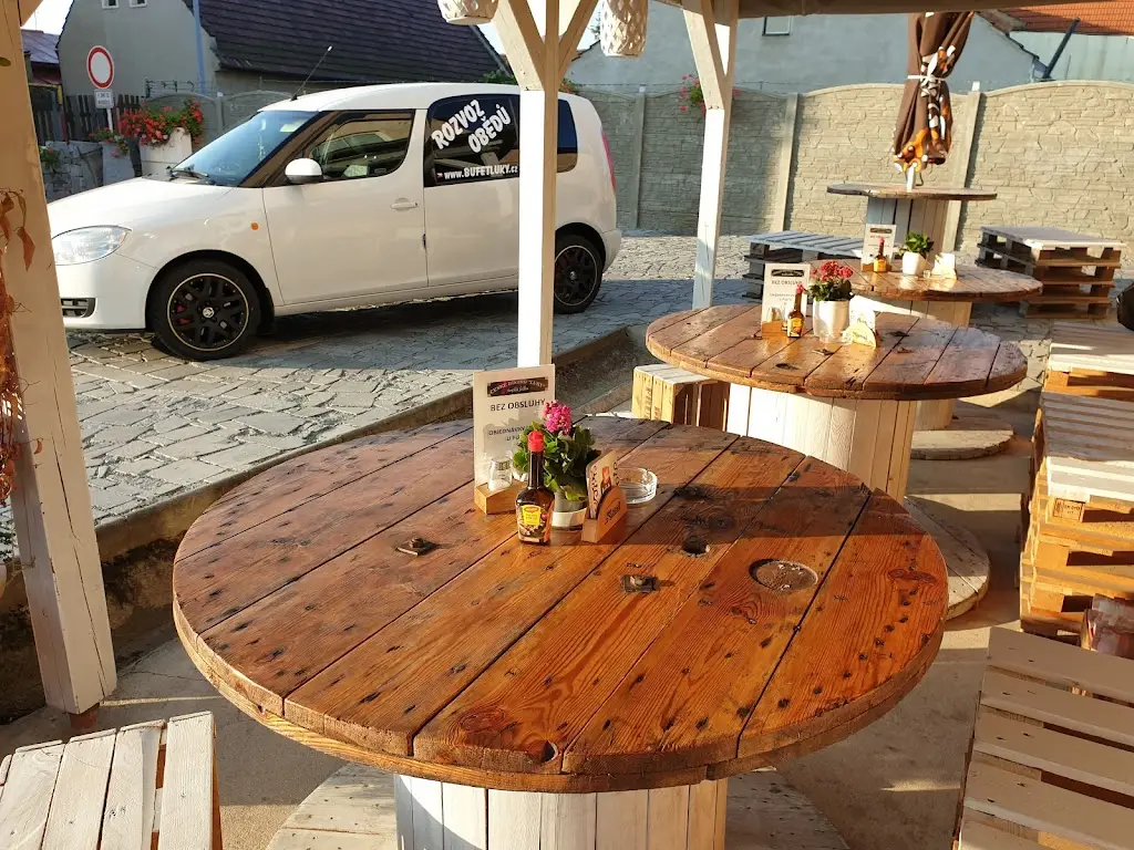 bufet Luky ristorante a Mimoň