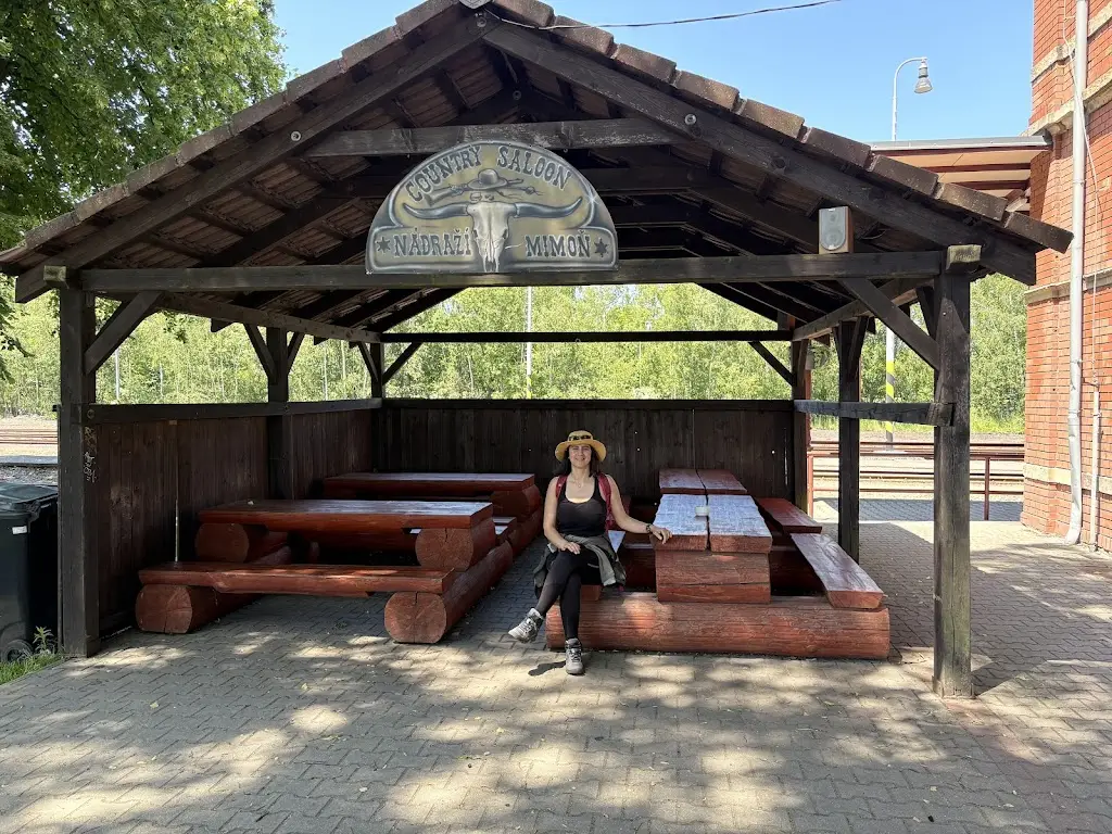 şebnem sözcü_Restaurace Country Saloon_Mimoň_review