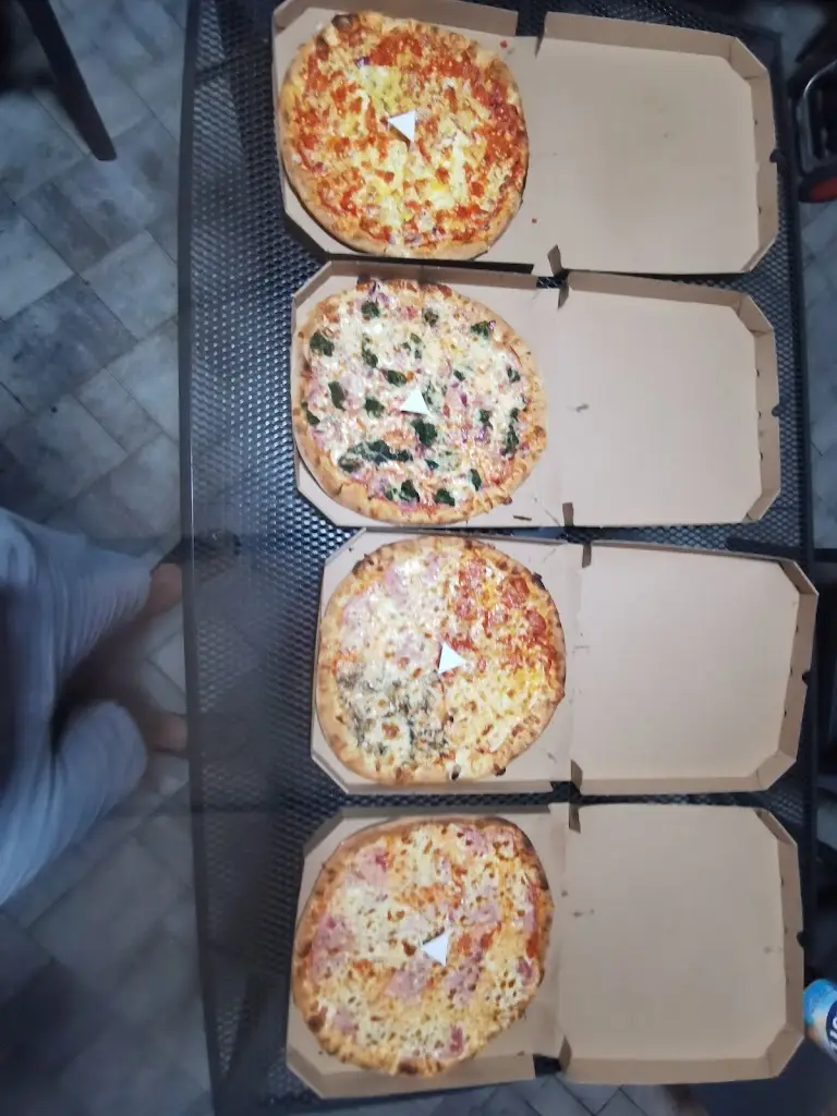 Menu_Pizza Brucione_Mimoň_immagine_4