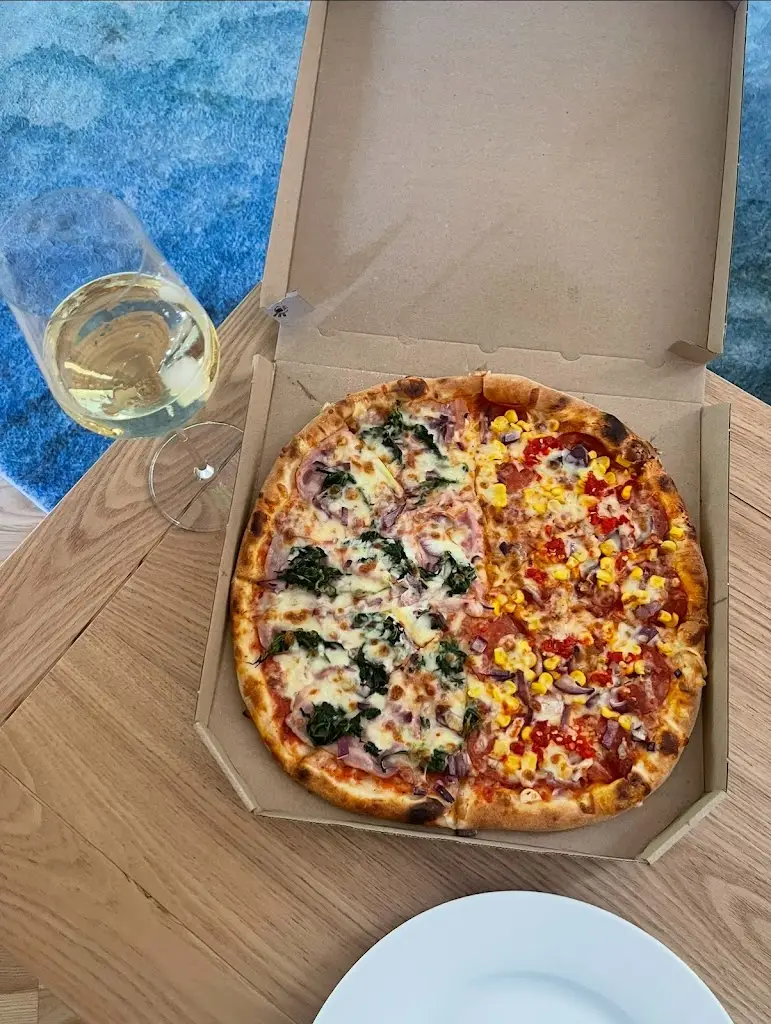 Pizza Brucione_Mimoň_slider_image_2