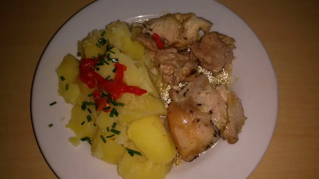 Olivie Kratochvílová_Jídelna Prima_Mimoň_review