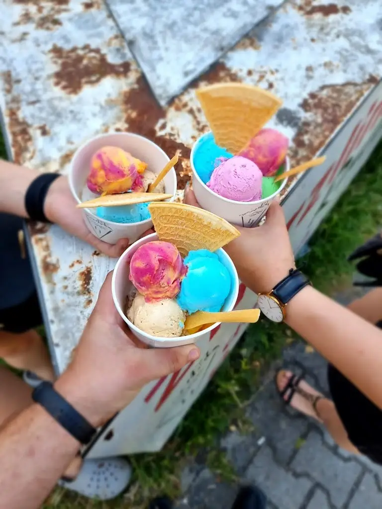 Adél Matějková_Zmrzlinárna Ralsko, Mimoň_Mimoň_review