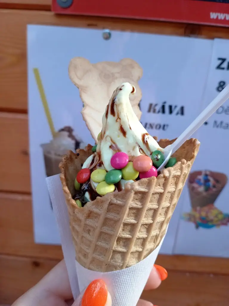 Zmrzlina U Císařů_Mimoň_slider_image_1