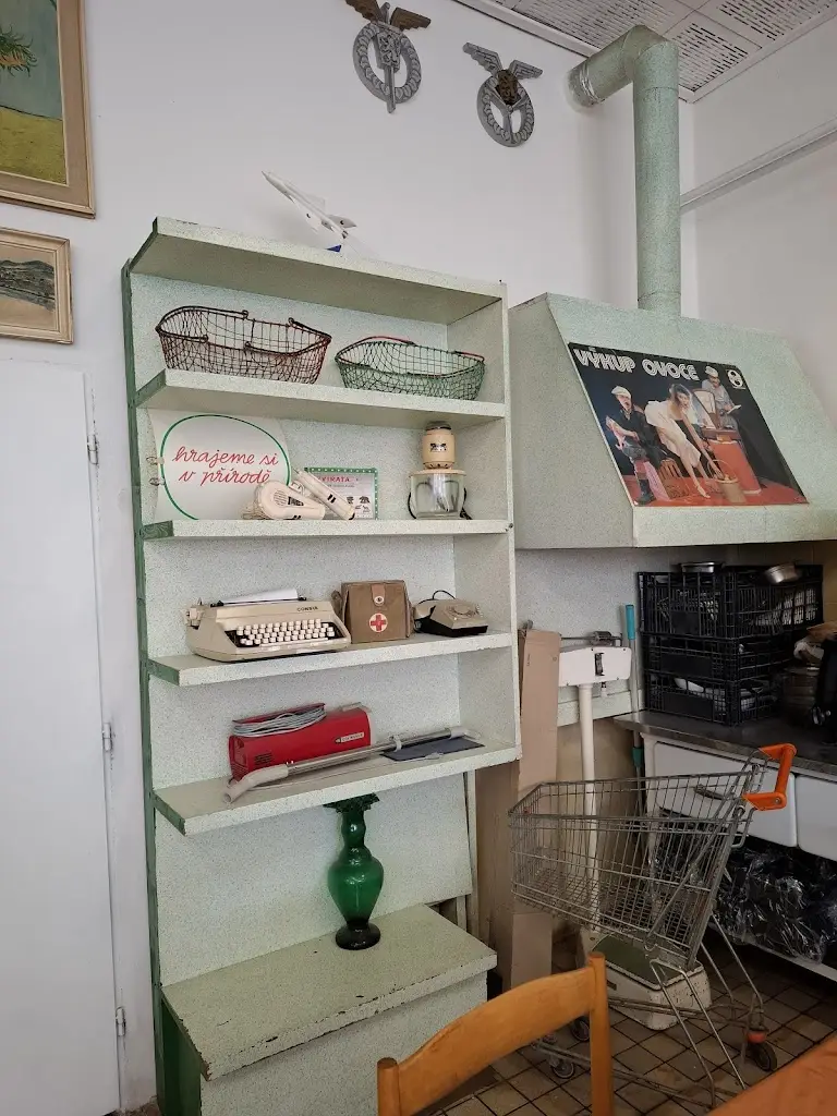 Zuzana Szotková_Retro Bistro_Nový Bor_review