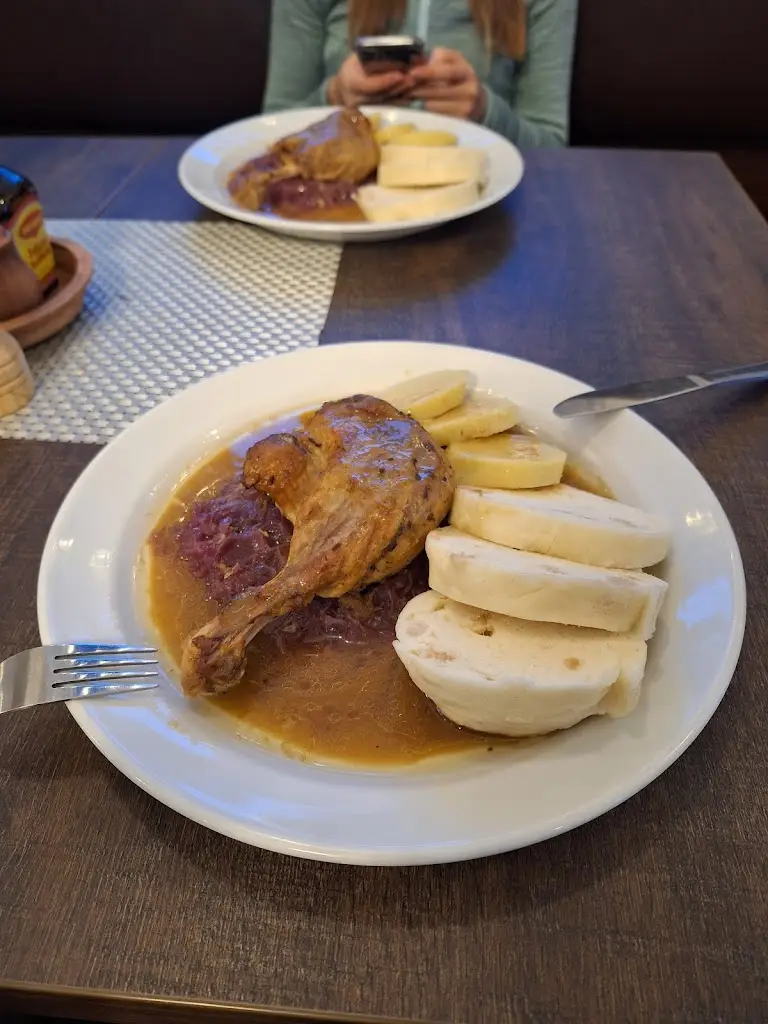 Krzysztof Dopierała_RESTAURACE DĚLŇÁK_Nové Město pod Smrkem_review