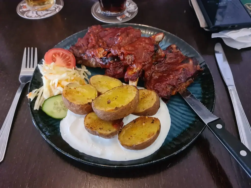 Nick Roach_RESTAURACE DĚLŇÁK_Nové Město pod Smrkem_review