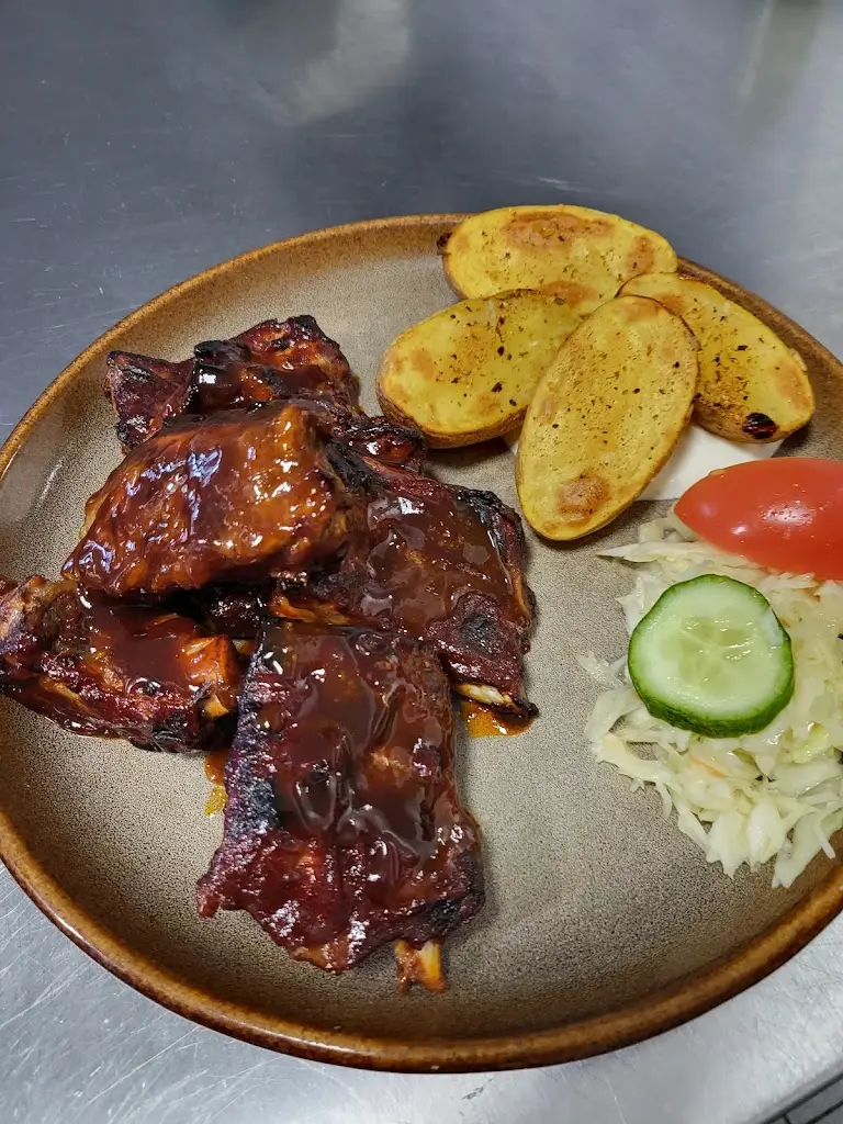 RESTAURACE DĚLŇÁK_Nové Město pod Smrkem_slider_image_2