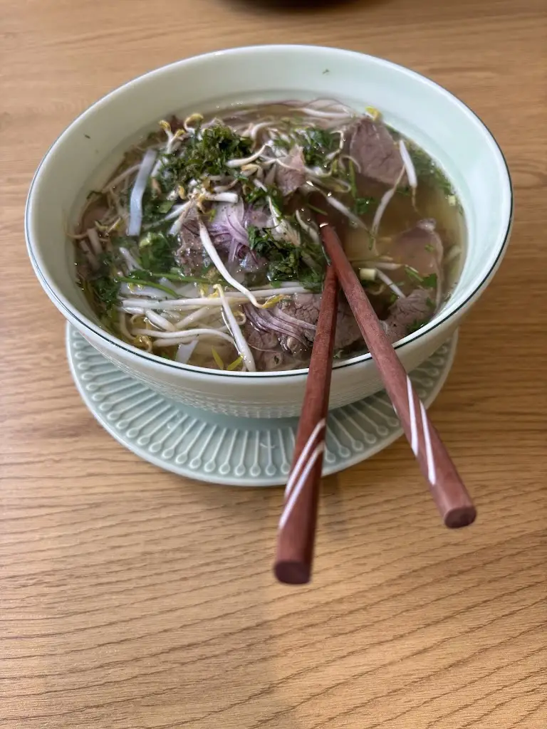 Jiří Kadeřábek_Pho Ha Noi - Zámecká_Okres Česká Lípa_review