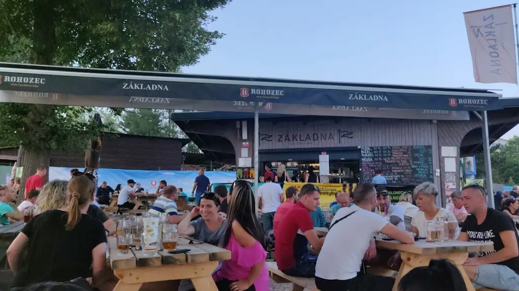 Marty Kysovich_Základna_Okres Jablonec nad Nisou_review