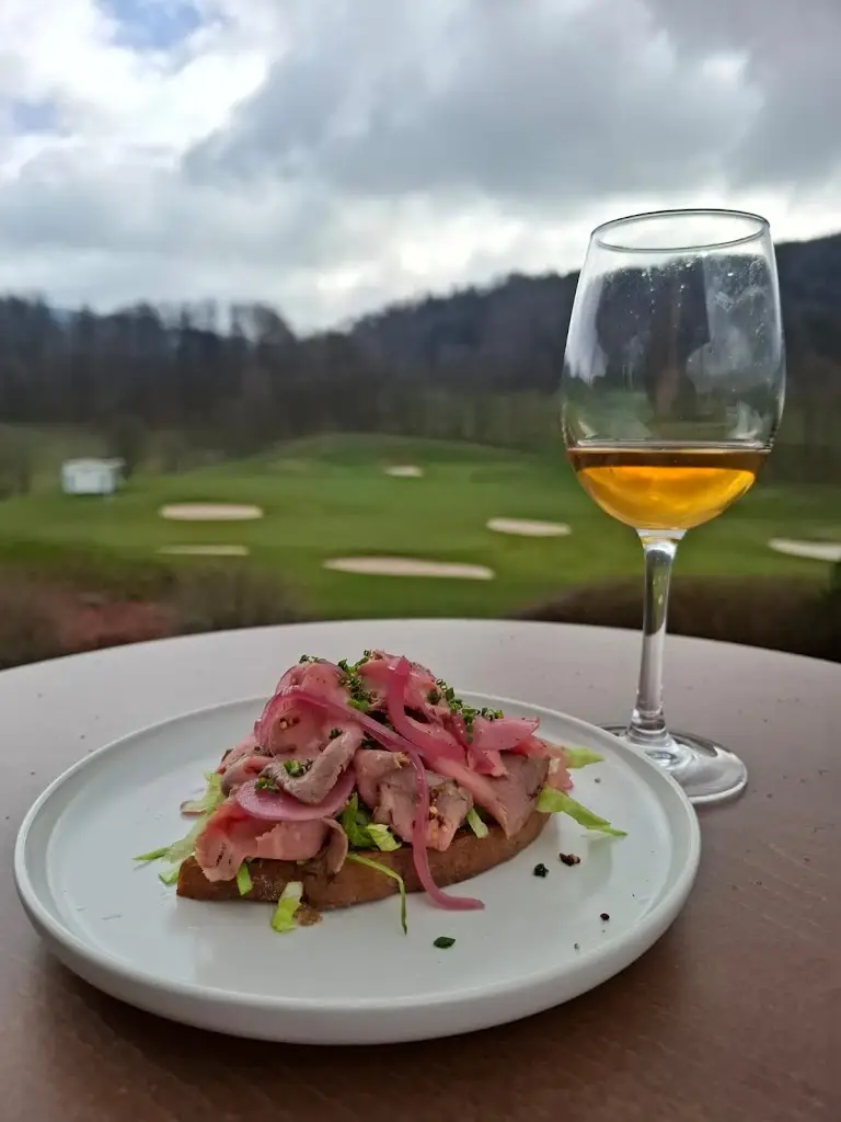 Jakub Novák_Birdie Club_Mníšek_review