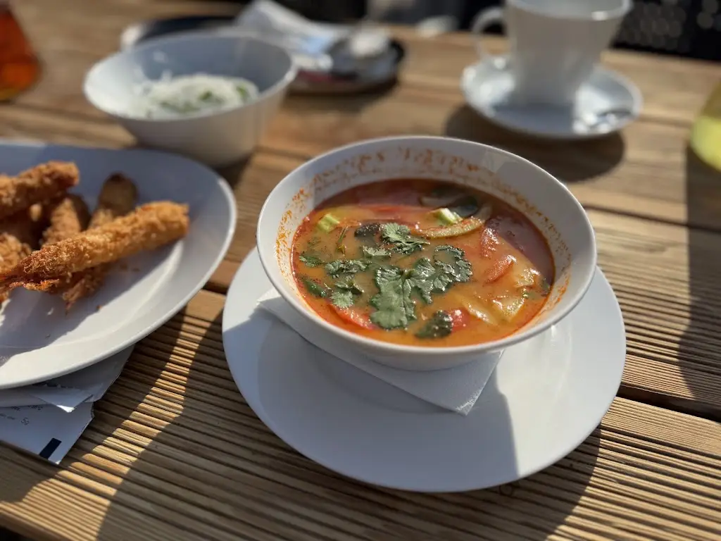 Bunny & Dragone_Lískovka Skvér_Mníšek_review