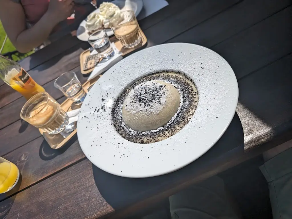 Tony Bauer_Restaurace Markéta_Horní Planá_review