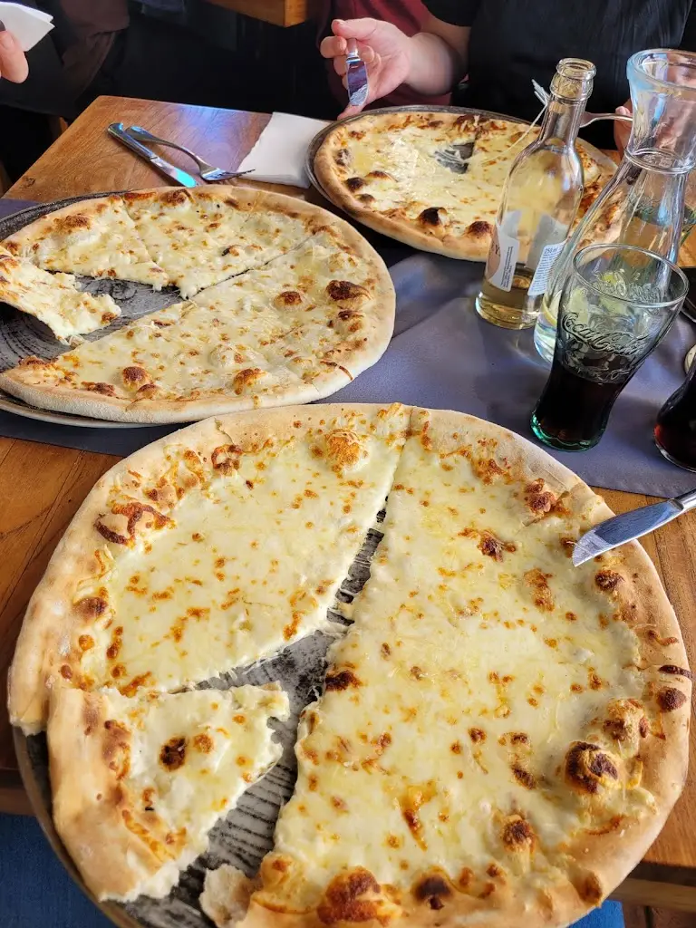 Sílvia Tomaszewska_Pizzerie Al Capone_Mníšek_review