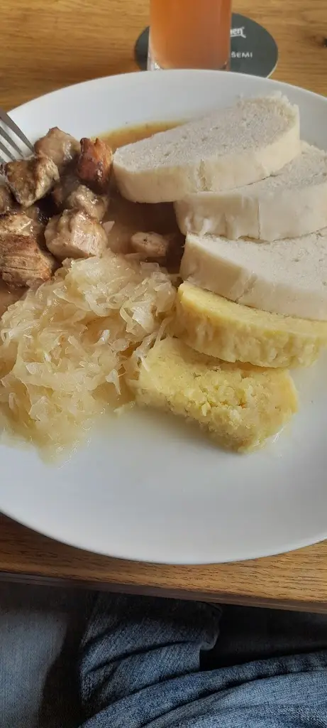 Veronika Zubrová_Restaurace Sokolovna_Mníšek_review