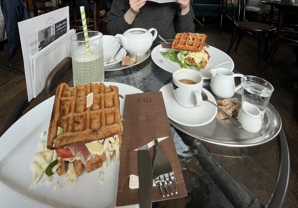 Yana K_Little Monk cafe_Mníšek_review