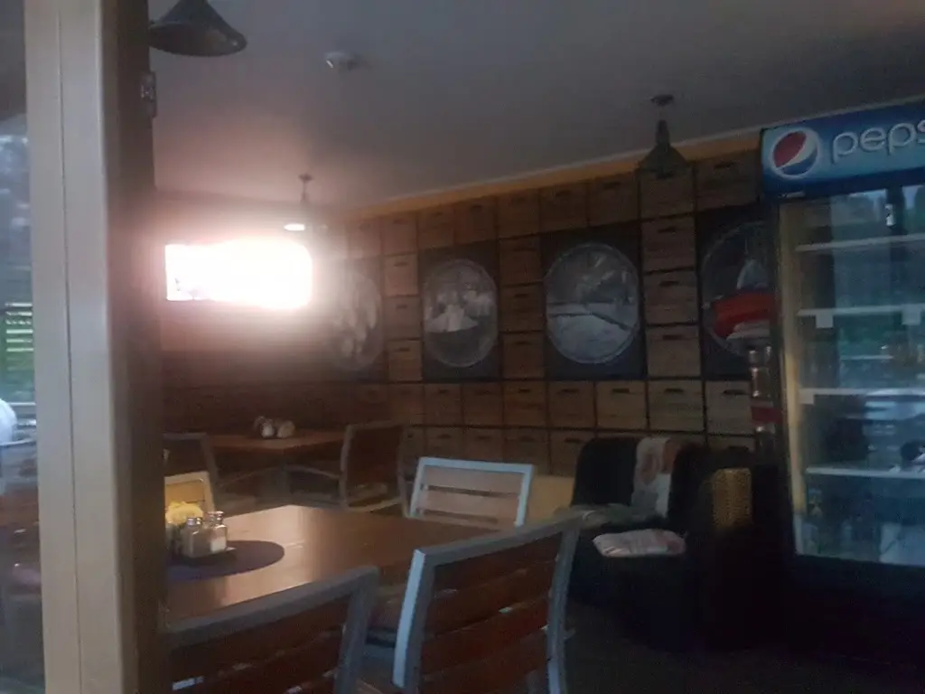 Omer and Anat Gazit_Fresh Pizza Fojtka_Mníšek_review