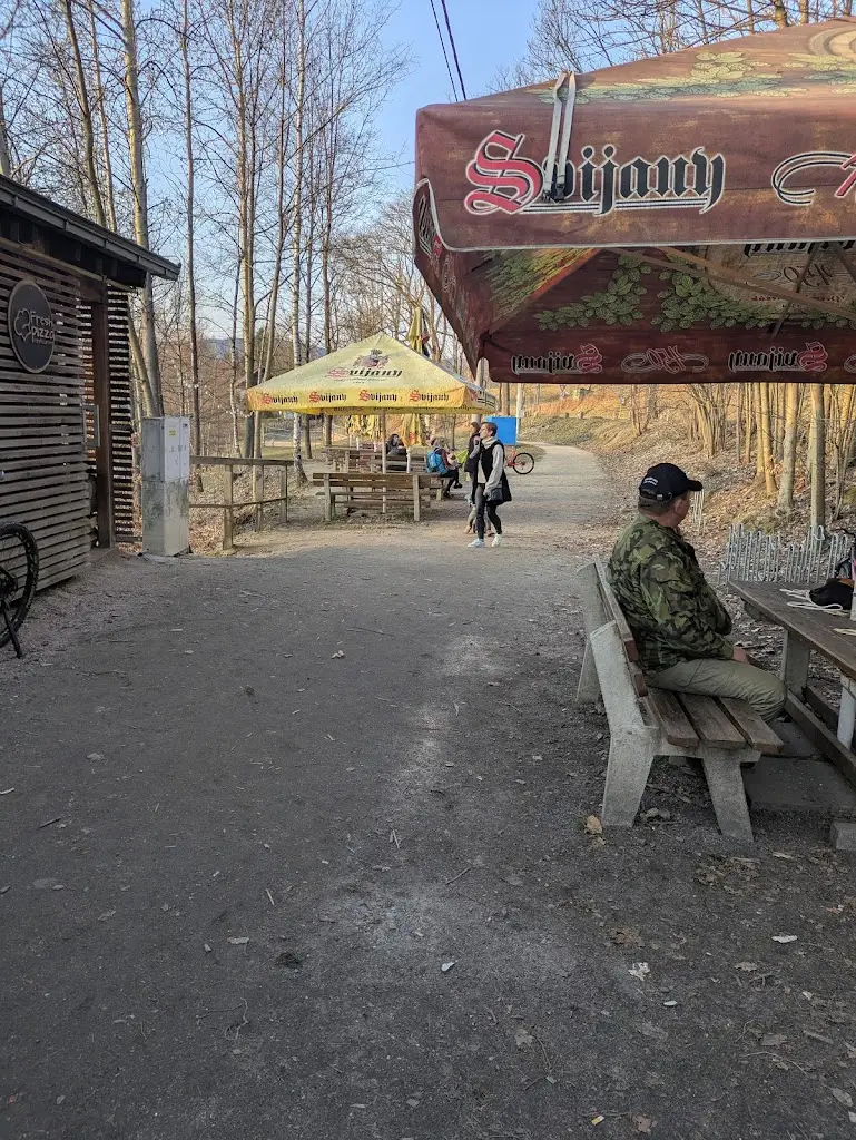 Tereza Bezdíčková_Fresh Pizza Fojtka_Mníšek_review