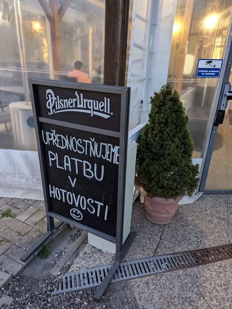 alikus2000_Restaurace Kamenný dům Liberec Letní terasa_Okres Liberec_recensione