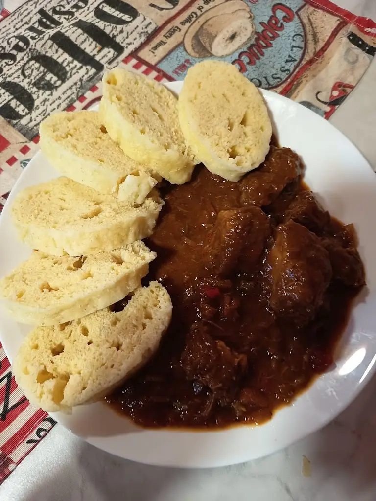 Wojciech Szłapacki_U pstruha_Ohrazenice_review