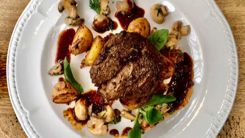 Restaurace nejen DVOREK_Ohrazenice_slider_image_3