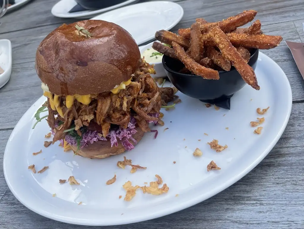 M B_Galerie Café park restaurant_Ohrazenice_review